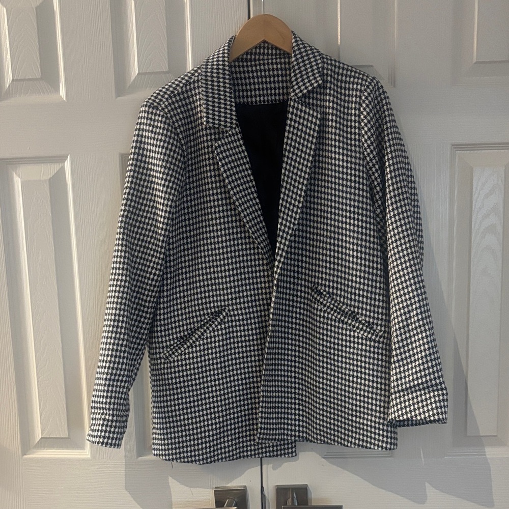 Black and White Houndstooth Blazer